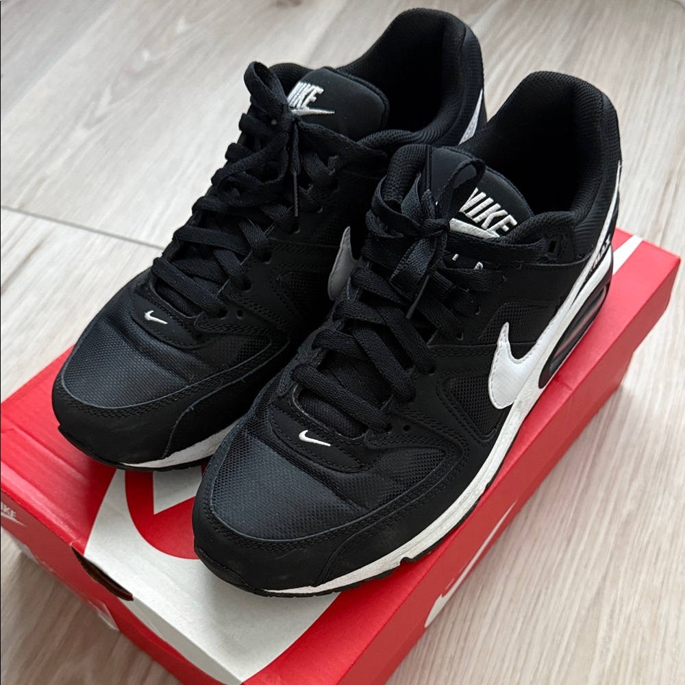 Nike Air Max Command